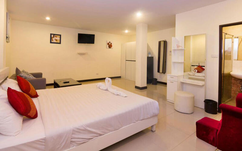 هتل Royal Q and D Suites Hotel Pattaya