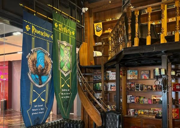 معرفی بهترین کافه بازی های تهران | ۱۴ بردگیم برتر تهران