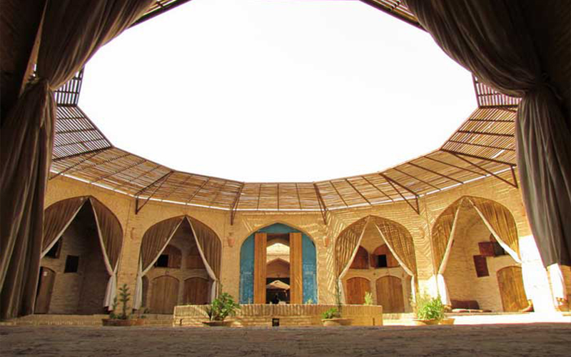 اقامتگاه سنتی کاروانسرای زین الدین مهریز