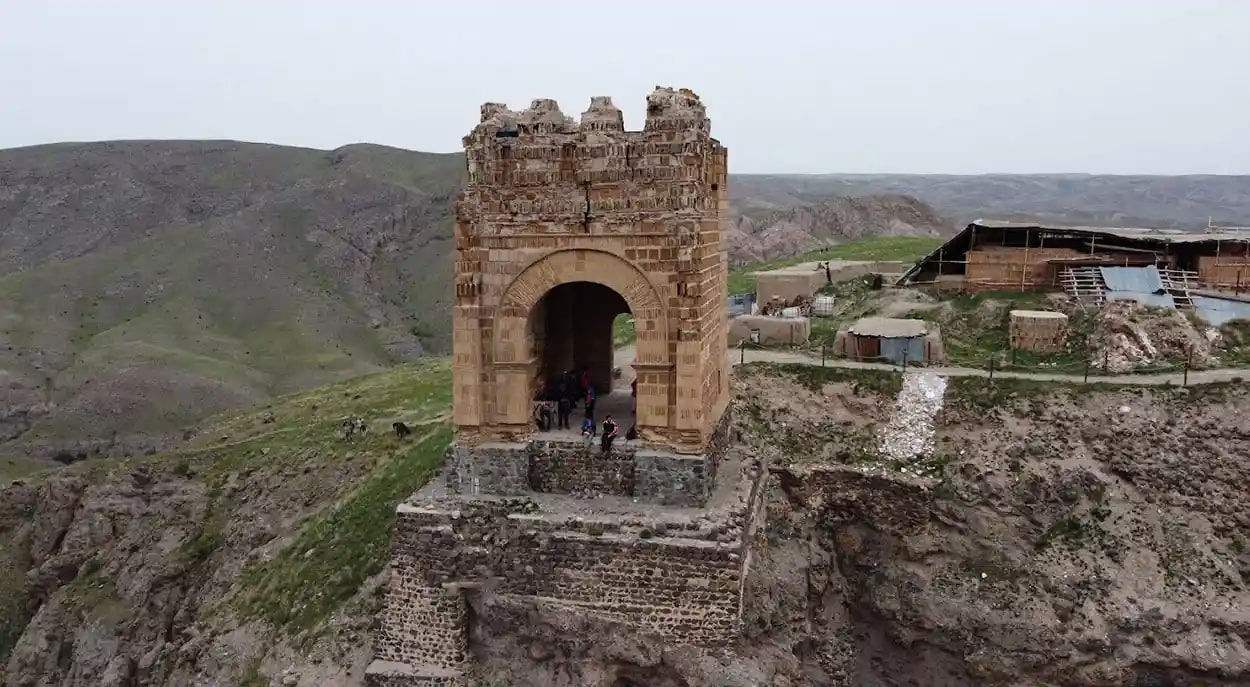 ۱۷ پیشنهاد جذاب جاهای دیدنی اطراف تبریز