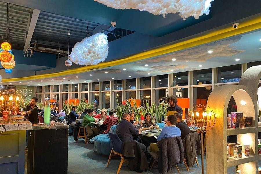 معرفی بهترین کافه بازی های تهران | ۱۴ بردگیم برتر تهران