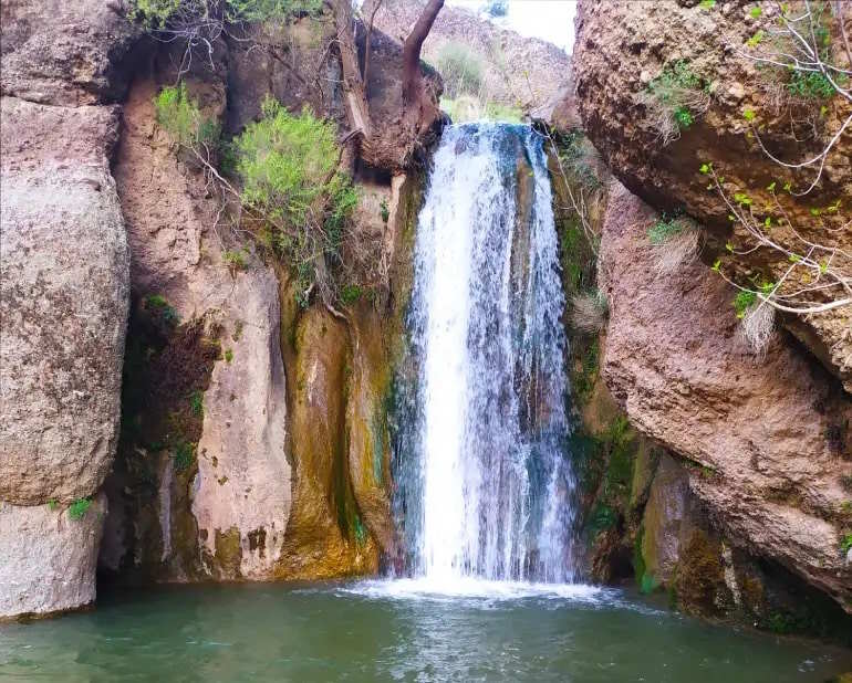 معرفی زیباترین آبشارهای لرستان + مسیر و نکات رفتن