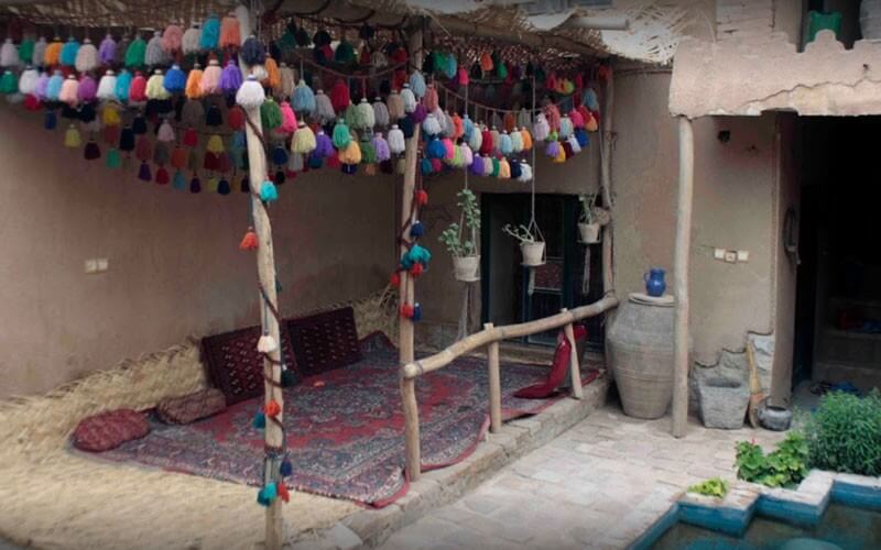 اقامتگاه بوم گردی کلبه آقامیر پاسارگاد شیراز