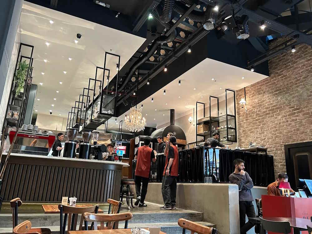 بهترین کافه های فرشته تهران | ۱۸ کافه زیبا در خیابان فرشته