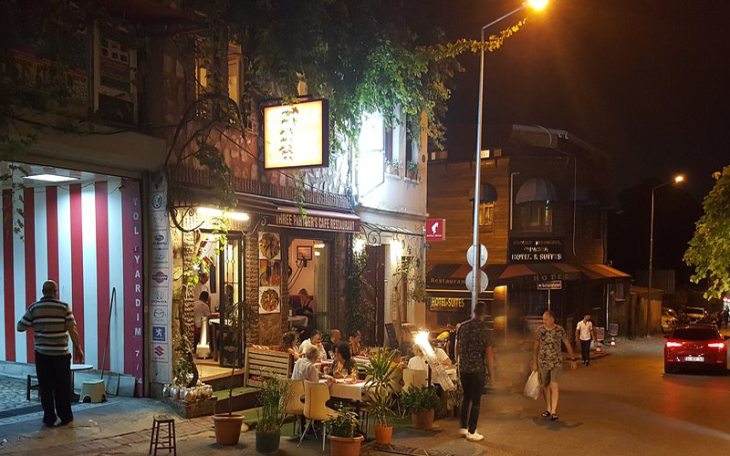 کافه رستوران تری پارتنر استانبول