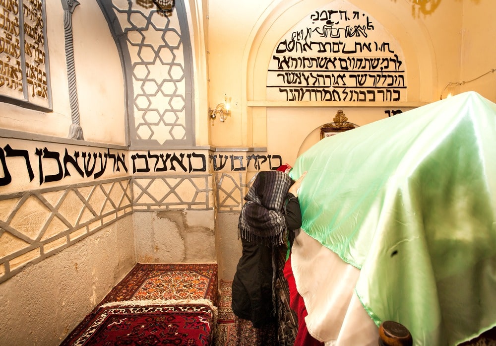 آرامگاه استر و مردخای کجاست؟