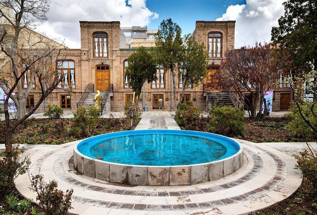 ۱۶ خانه تاریخی تبریز | راز پله های مارپیچ و راهروهای مخفی