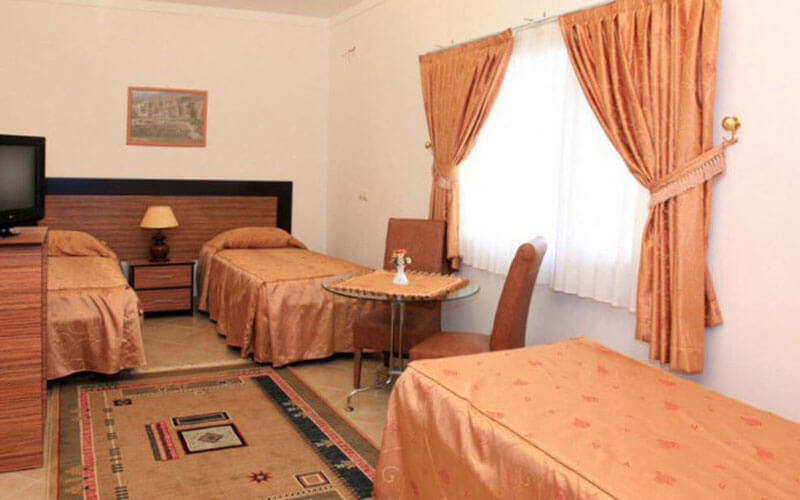 هتل نقش شاپور داراب