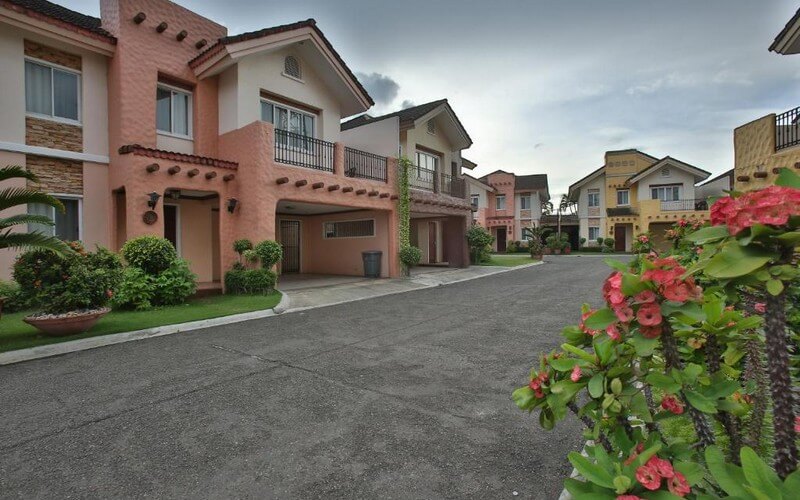 هتل Crown Regency Suites Mactan Cebu