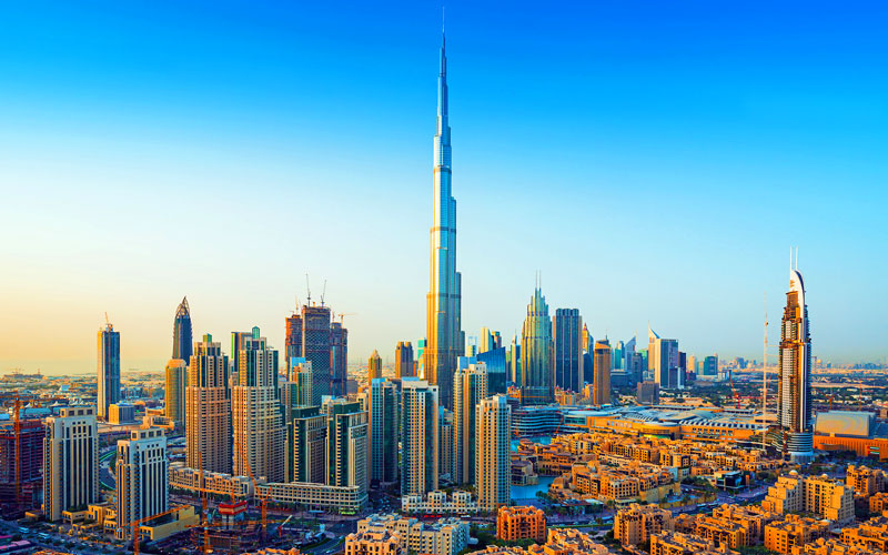 دبی مشهورترین و پرجمعیت‌ترین شهر در کشور امارات متحده عربی