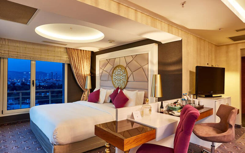 هتل DoubleTree by Hilton Izmir ASLANCAK