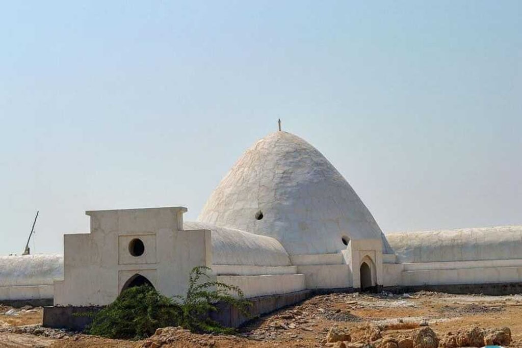 جاهای دیدنی بندر کنگ | ۱۴ جای دیدنی در شهر بادگیرهای سنتی