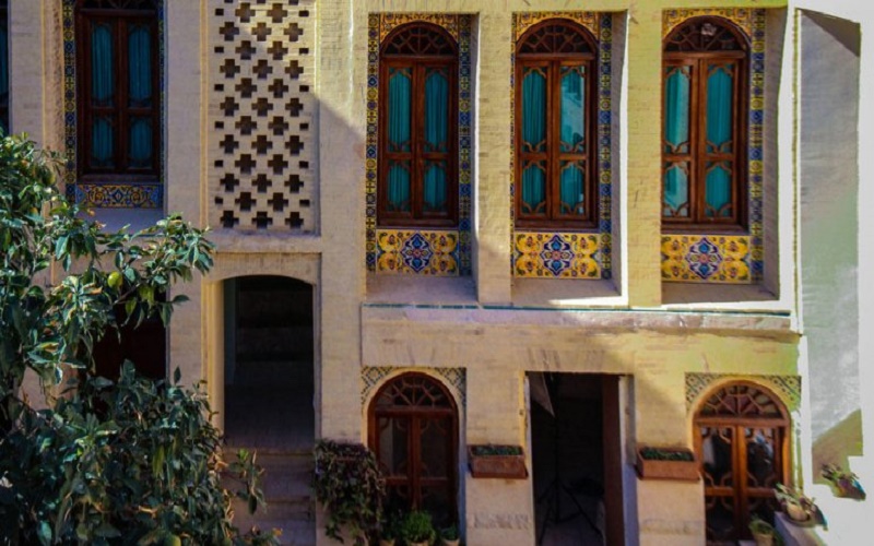 اقامتگاه بومگردی لوتوس شیراز