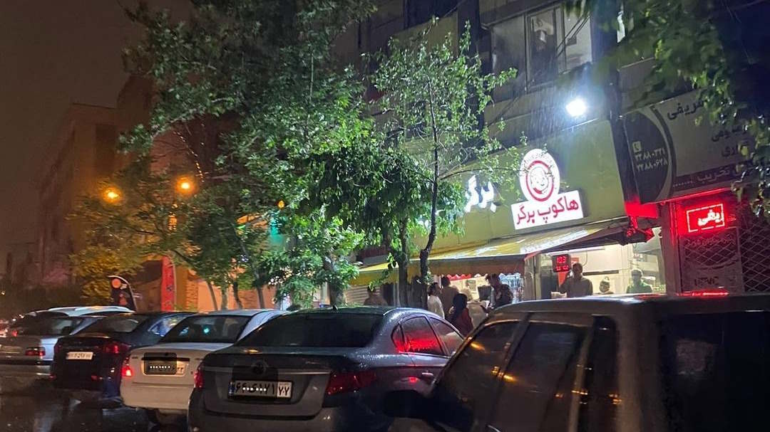 بهترین برگر تهران را کجا بخوریم؟ | از گرانترین تا ارزانترین برگر