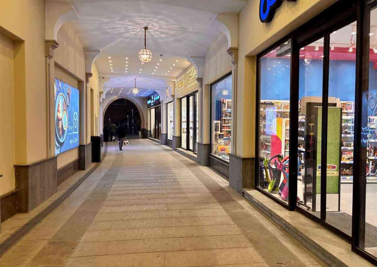 رواق مال | تجربه خرید و تفریح در معماری نوستالژیک