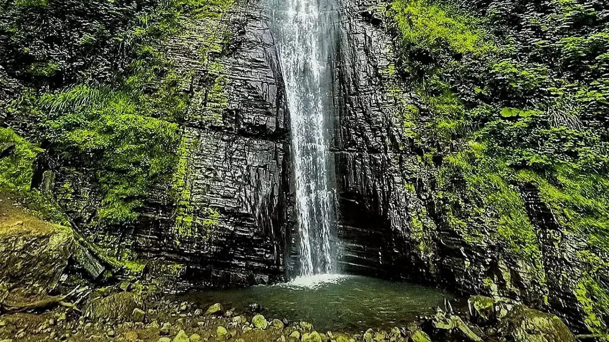 زیباترین آبشارهای گیلان در دل صخره ها